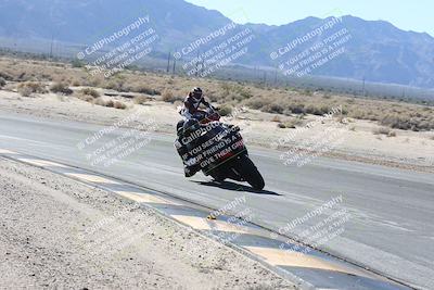 media/Dec-01-2025-Moto Forza (Mon) [[2daa91e15f]]/3-Beginner Group/Session 3 (Turn 16 Inside)/